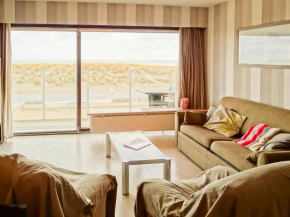 Seaflower 102 right on the beach